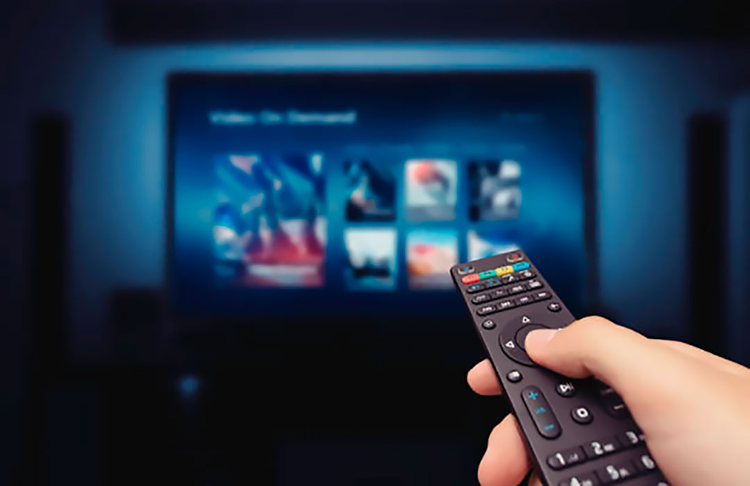 El consumo de televisión disminuye en más de una hora respecto al principio  del confinamiento, Televisión